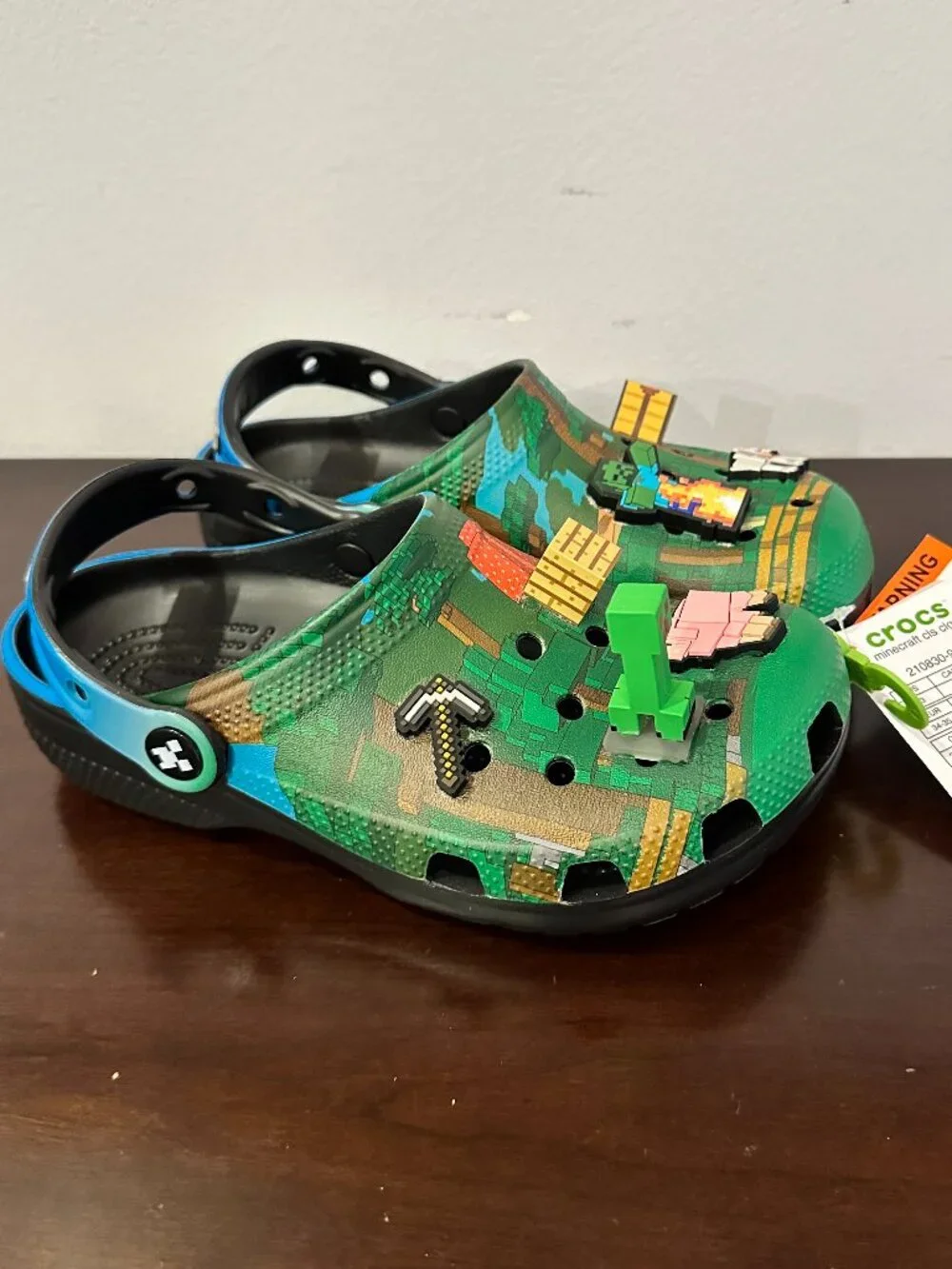 New Crocs Kids Minecraft Classic Clog Multi Size J3 Casual Sandals 210830-90H